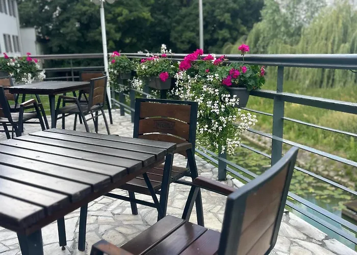 Restauracja Kaukaska Jadwiga Choroszy Hotel 3*