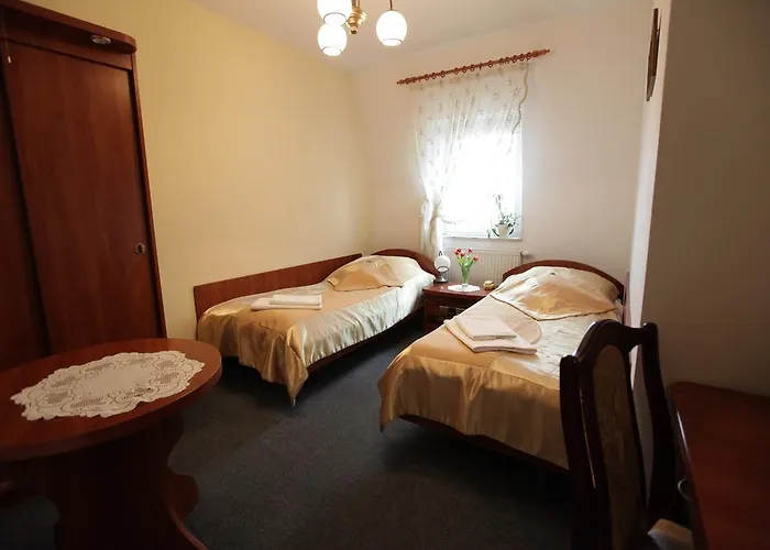 Hotel Restauracja Kaukaska Jadwiga Choroszy 3*